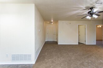 1217 Sun Valley Dr in Wichita Falls, TX - Building Photo - Building Photo