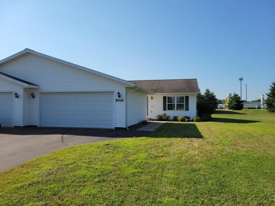 7001 Feith Ave in Schofield, WI - Foto de edificio