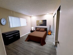 Ogden Villas in Las Vegas, NV - Building Photo - Building Photo