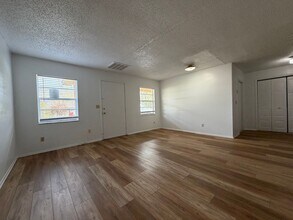 3209 W Delaware Ave in Plant City, FL - Building Photo - Building Photo