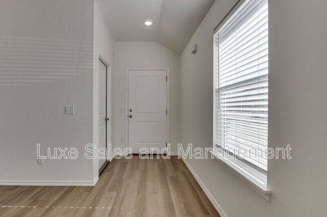 11611 Mackenzie Wy in Yukon, OK - Building Photo - Building Photo