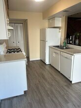 1319 Wye Ct in Wheeling, IL - Foto de edificio - Building Photo