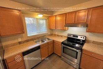 2643 SW 351st Pl in Federal Way, WA - Foto de edificio - Building Photo