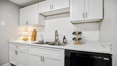 Compass Vista Apartments in Nashville, TN - Building Photo - Building Photo