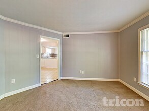 6520 Farmingdale Dr in Charlotte, NC - Building Photo - Building Photo