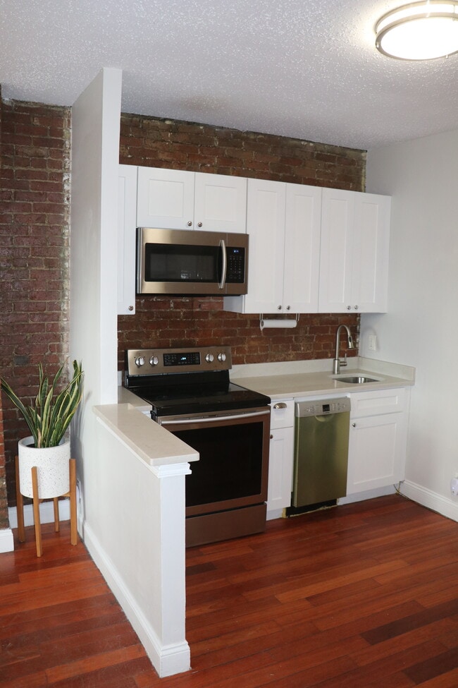 320 Warren St in Boston, MA - Building Photo - Building Photo