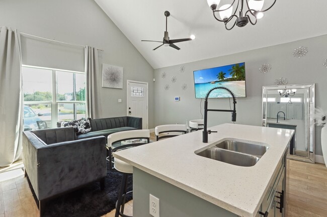 5607 Bacher St in Houston, TX - Building Photo - Building Photo