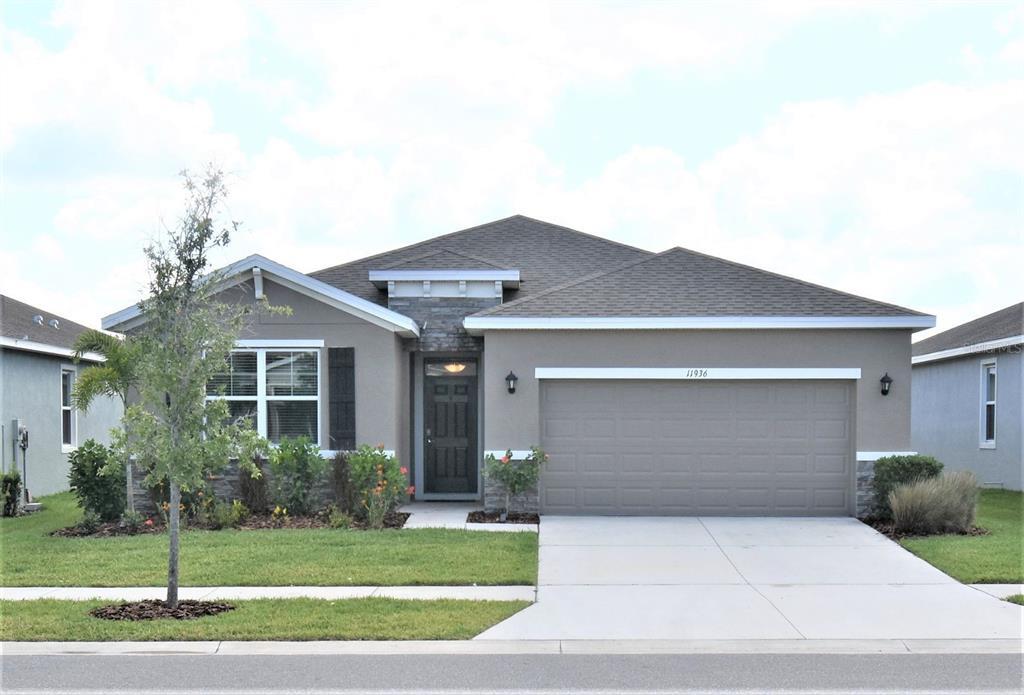 11936 Cross Vine Dr in Riverview, FL - Building Photo