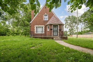 12200 Cheyenne St in Detroit, MI - Building Photo