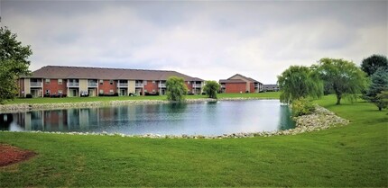 Delaware Trace in Evansville, IN - Foto de edificio - Building Photo