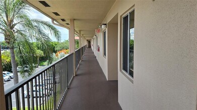 1650 SW 124th Terrace in Pembroke Pines, FL - Building Photo - Building Photo
