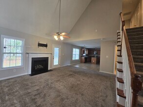 2842 Aristocrat Ln in Fayetteville, NC - Building Photo - Building Photo