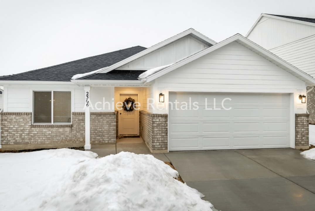 2366 N 150 E in North Logan, UT - Building Photo