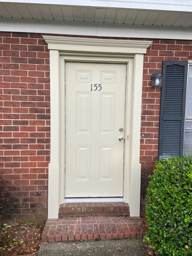 property at 140 Lanier Dr
