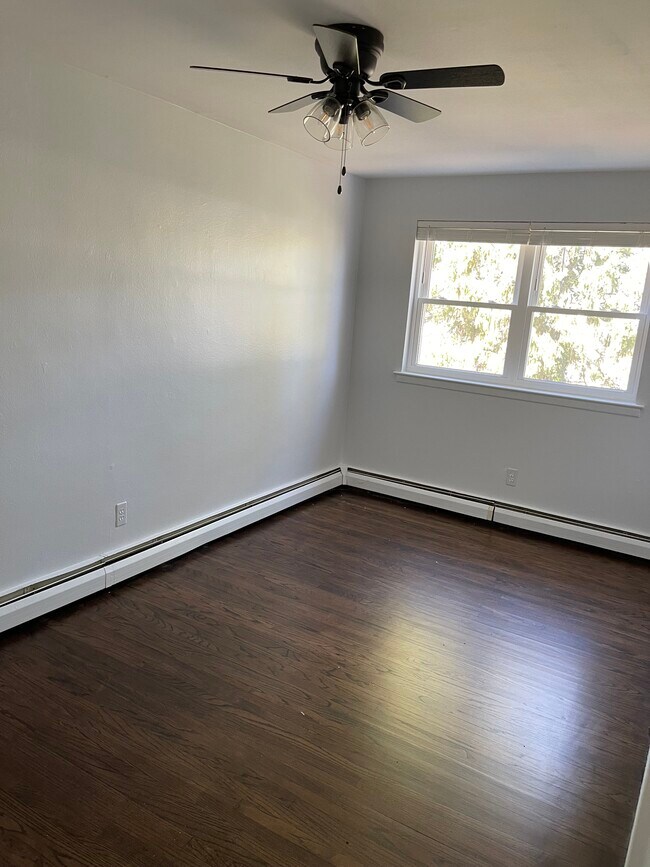 830 Garrett Ln, Unit 2B in Springfield, PA - Building Photo - Building Photo