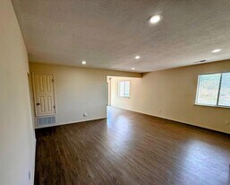 2900 Vista del Rey Vis in Albuquerque, NM - Building Photo