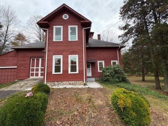 473 Amity Rd in Woodbridge, CT - Foto de edificio - Building Photo