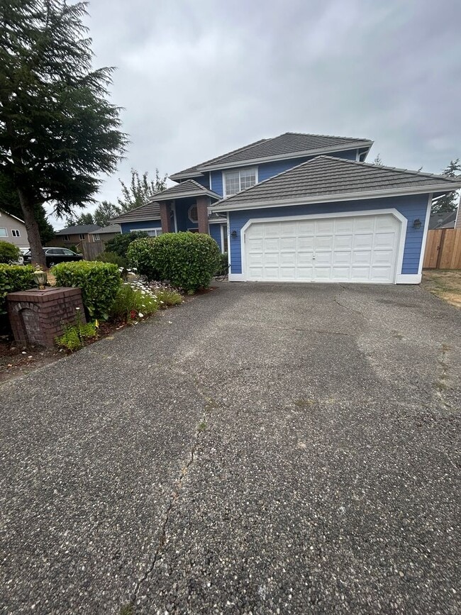 8837 NE 149th Pl in Kenmore, WA - Building Photo - Building Photo