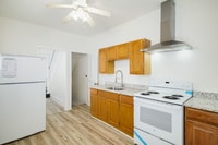 635 W Russell St photo'