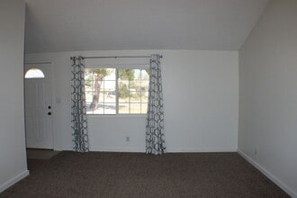 8900 Fuchsia Ave in California City, CA - Building Photo - Building Photo