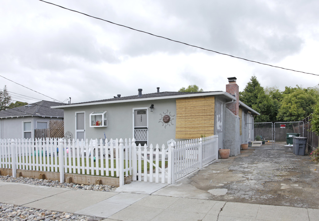 1903-1907 Redwood Ave in Redwood City, CA - Building Photo