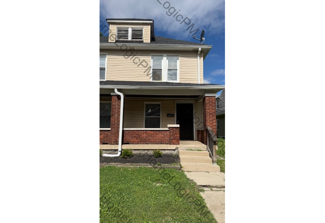 property at 1346 N Dearborn St