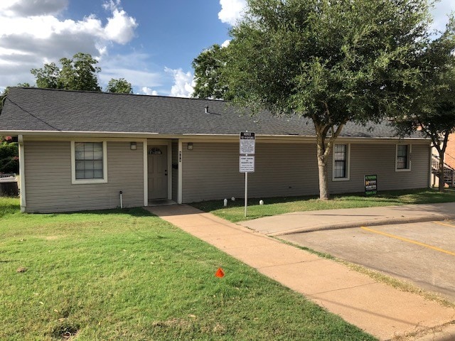 property at 804 W 2nd St