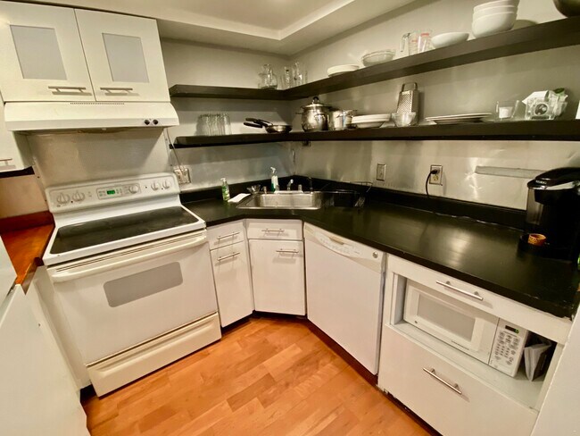 28 Upton St, Unit 28 Upton #1 in Boston, MA - Building Photo - Building Photo