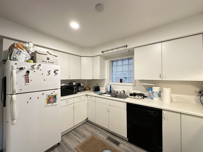 1827 N Marshfield Ave, Unit M07H in Chicago, IL - Building Photo - Building Photo