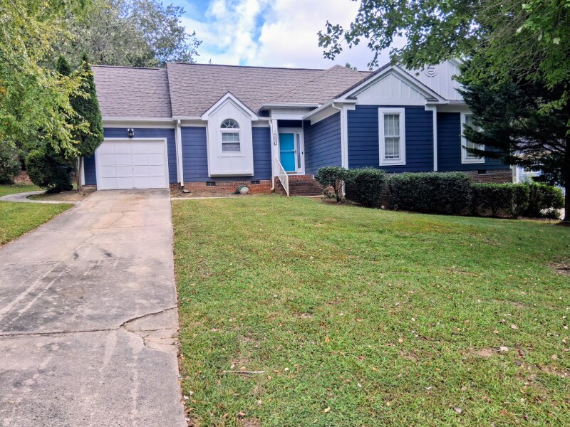 3930 Saxonbury Way in Charlotte, NC - Building Photo