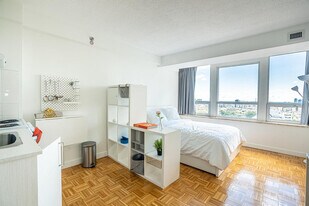 1555 Boul. René-Lévesque O in Montréal, QC - Building Photo