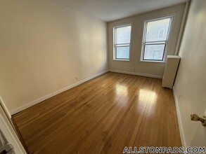 1133 Commonwealth Ave in Boston, MA - Building Photo - Building Photo