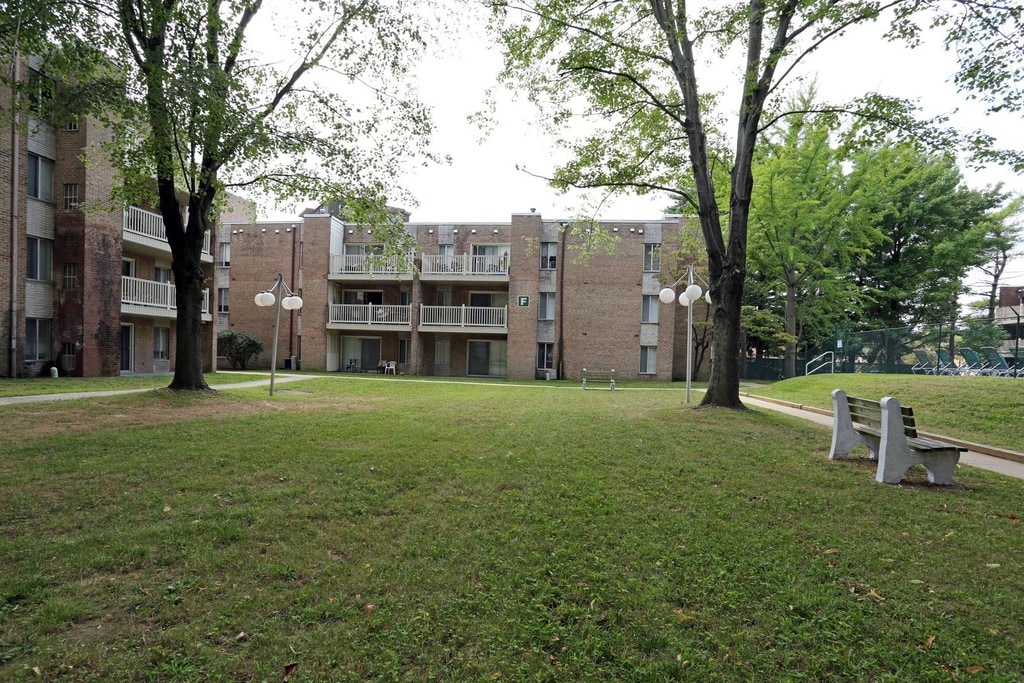 St. Regis Apartments in Philadelphia, PA