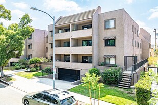 California West in Glendale, CA - Building Photo