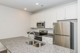 108 Dogwood Village Trl, Unit B in Mooresville, NC - Building Photo - Building Photo