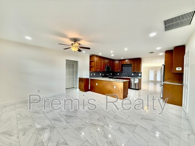 2014 Pinehurst Dr in Clearwater, FL - Building Photo - Building Photo