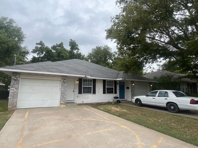 property at 1781 N Drury Ave