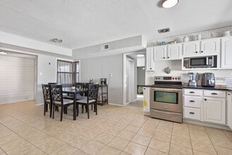 Roomy 3 Bedroom Home with a Fireplace in Alamogordo, NM - Building Photo - Building Photo