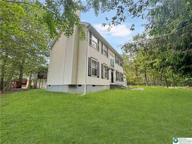 2107 Grasshopper Dr in Tobyhanna, PA - Building Photo - Building Photo