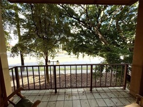 10850 W Flagler St in Miami, FL - Building Photo - Building Photo