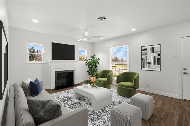 property at 612 W 5th St