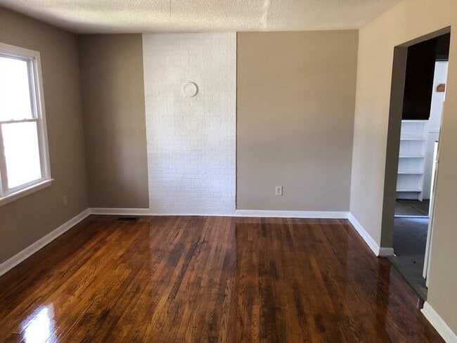 1003 Henry St in Johnson City, TN - Building Photo - Building Photo