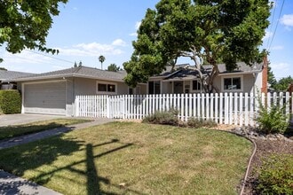 2512 Macmillan St in Napa, CA - Building Photo - Building Photo