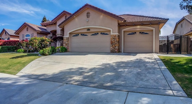 9813 Fitzgerald Dr in Bakersfield, CA - Building Photo - Building Photo