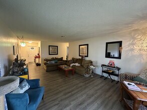 1287 Lingen Ave NW in Palm Bay, FL - Foto de edificio - Building Photo