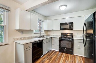 2469 Montana Ave in Cincinnati, OH - Building Photo - Building Photo