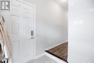 318 Guppy Grv in Ottawa, ON - Building Photo - Building Photo