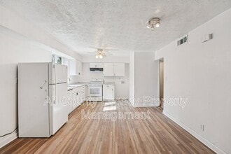 4902 Valley Dale Ct SW in Lilburn, GA - Building Photo - Building Photo