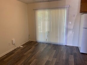 810 B's Barbeque Rd in Greenville, NC - Building Photo - Building Photo