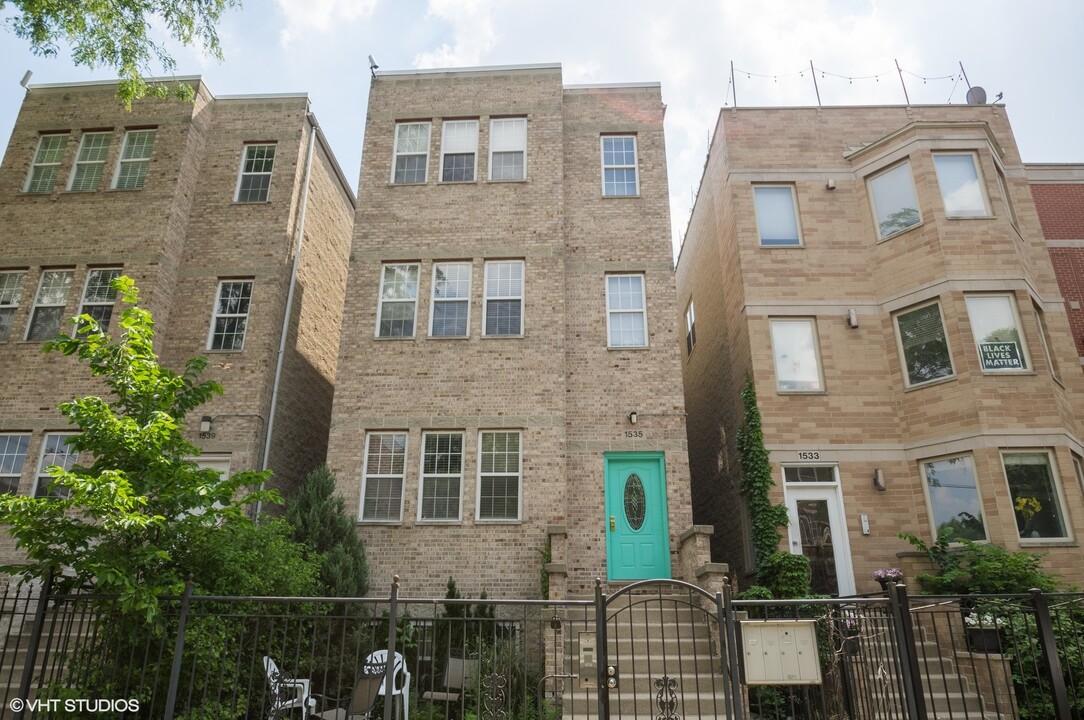 1535 N Campbell Ave, Unit G in Chicago, IL - Building Photo